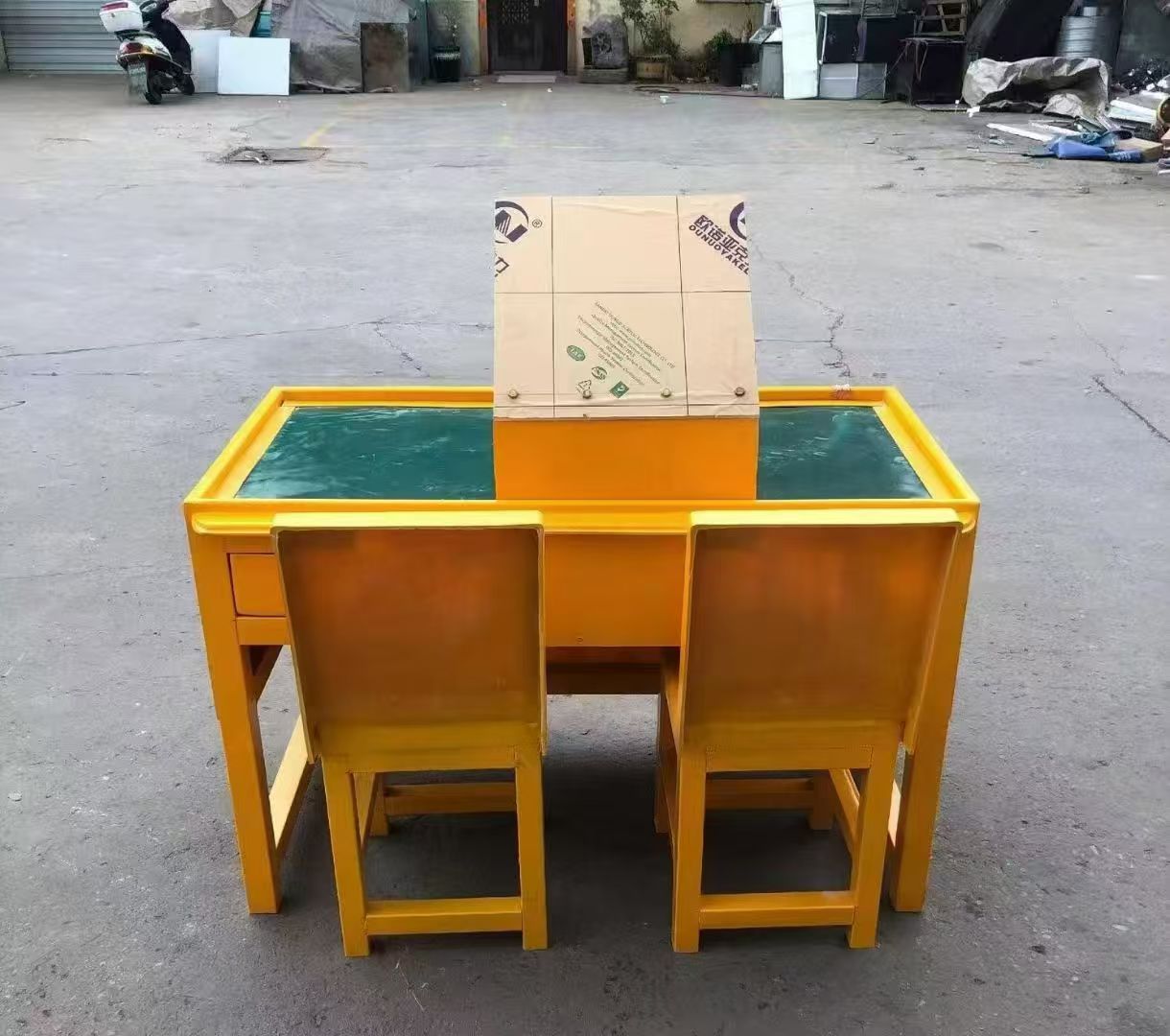曹县防静电导通桌井下煤矿火工品发放桌：危险品流转的安全守护者